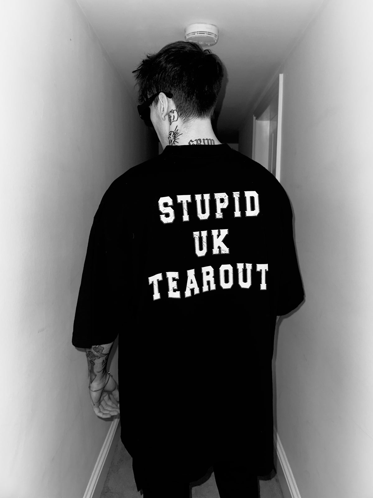 STUPID UK TEAROUT PUNCH TEE (PRE-ORDER)