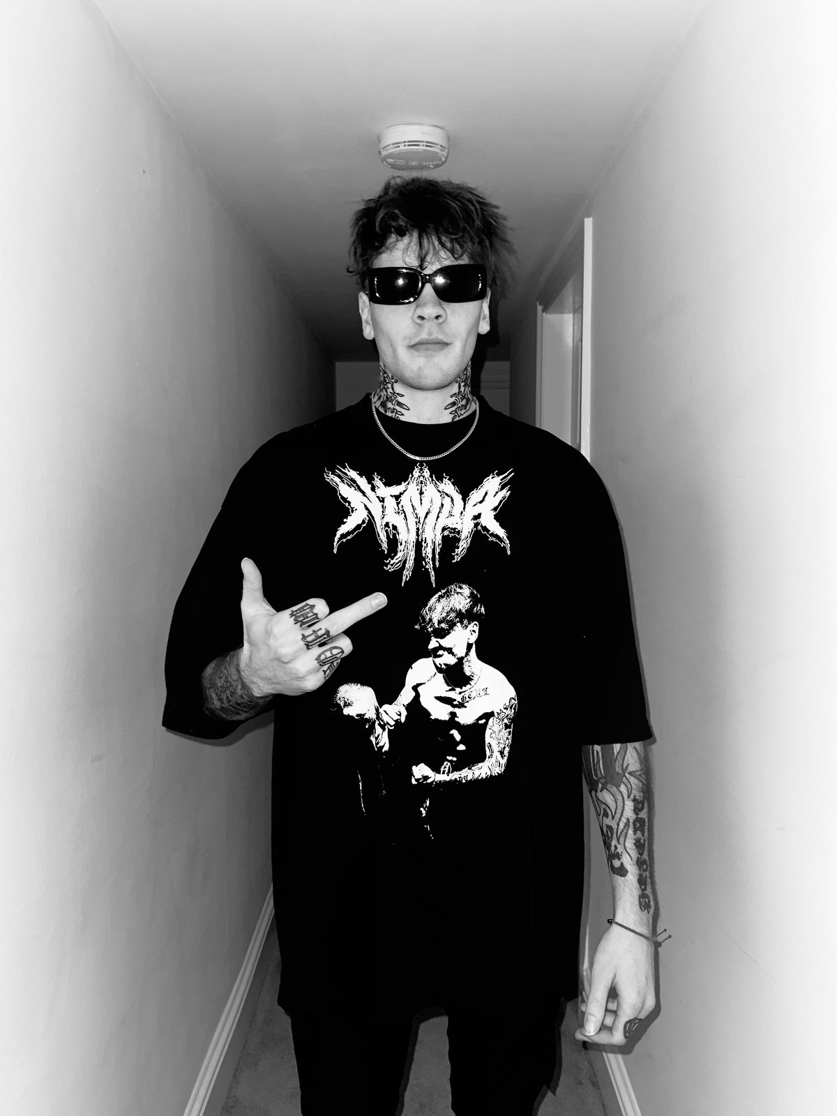 STUPID UK TEAROUT PUNCH TEE (PRE-ORDER)